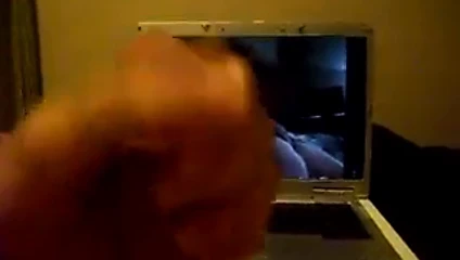 Orta yaşlı seksi kadın jen haraç alıyor