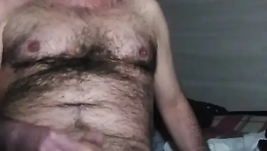 Edepsiz bir arkadaşım büyük götümü istiyor. Sert mastürbasyon yapıyorum, çok azgınım