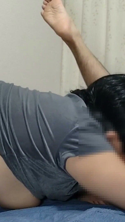 Istri dewasa chubby berpayudara besar: Suaminya berguling-guling karena jilatan oral dan anal, dan akhirnya ejakulasi besar-besaran di mulutnya dari seorang. | Klip 1