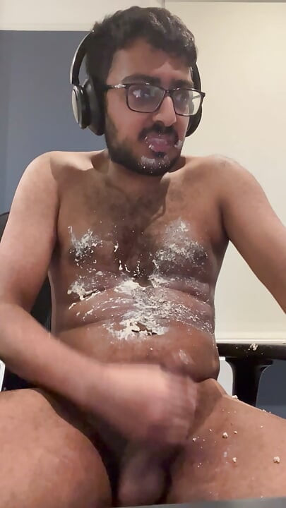 فم مليان جوز. كيس مليان لبن. TheLargeMan957