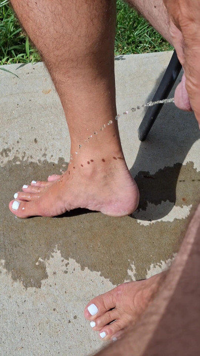 Peeing on my own painted toes