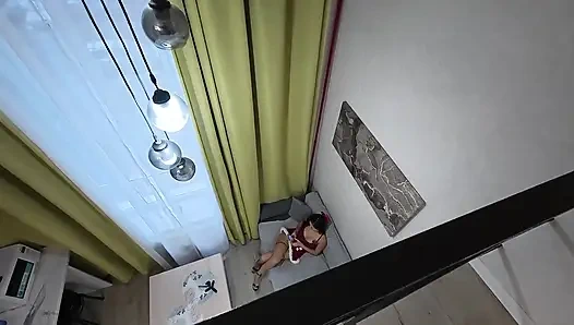 Die Stiefschwester Erwischte Ihren Stiefbruder Beim Masturbieren Und Schlug Vor, Dass Er Echtes Vergnügen Empfinde