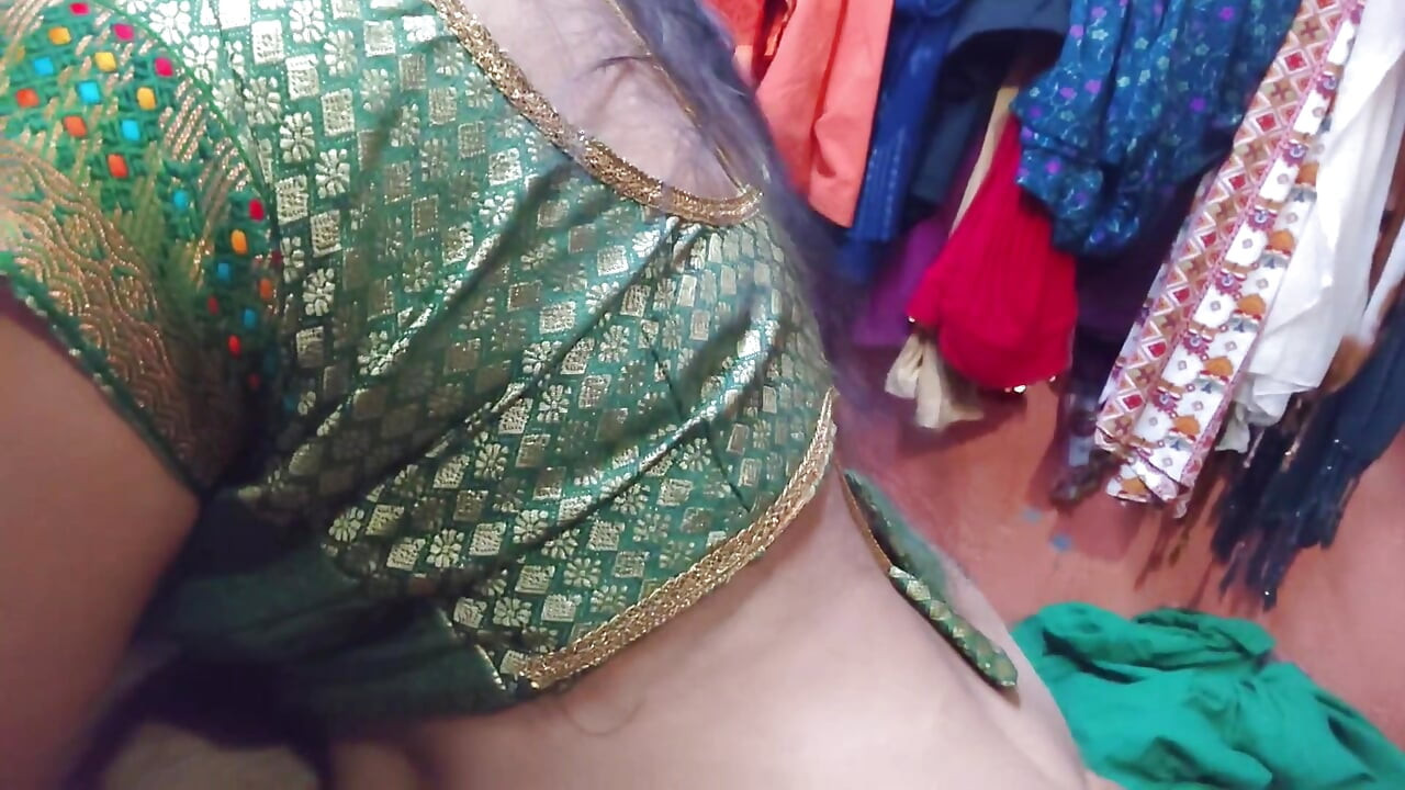 Jija sali ne naya saal manya sali ki chudayi karke lali ko maza aaya