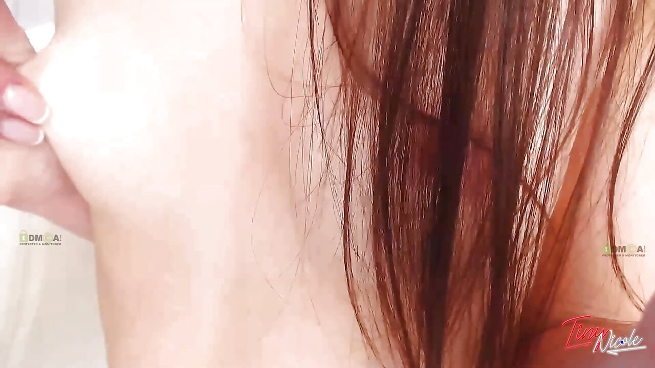 ロシア人学生が退学となり、今はウェブカメラの仕事をしています