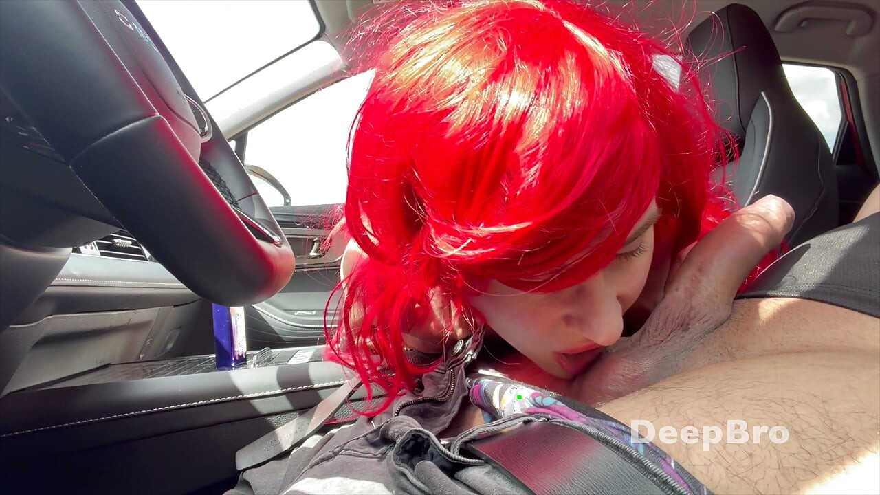 Spanish slut Ariel Ortiz sucks my cock in the car for a ride