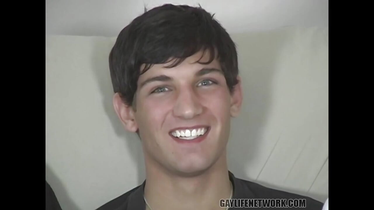 BeddableBoys: Tyler Berke e Tyler Bradley jack off com seus botões lascivos