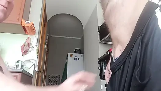 Ich fülle den mund meiner schwiegermutter nach einem blowjob mit sperma 1