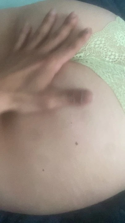 Thick ass mami getting her ass rubbed