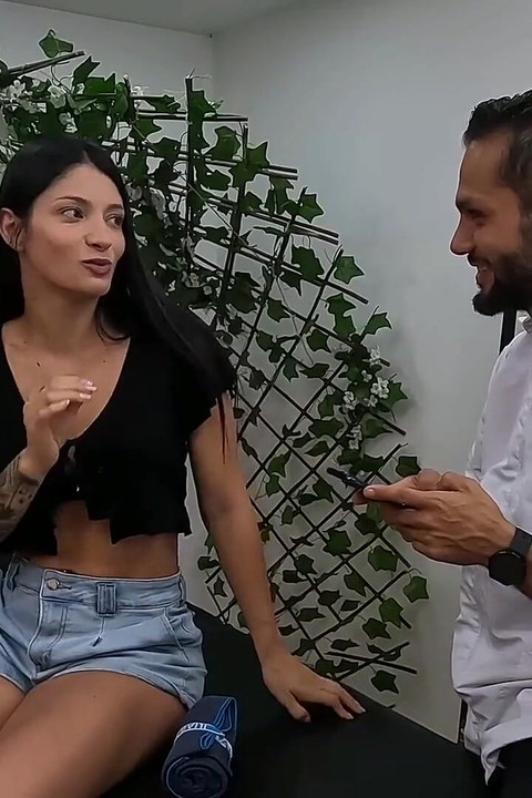 Masseuse Warms Her Pussy and Ends up Fucking Her on the Gurney