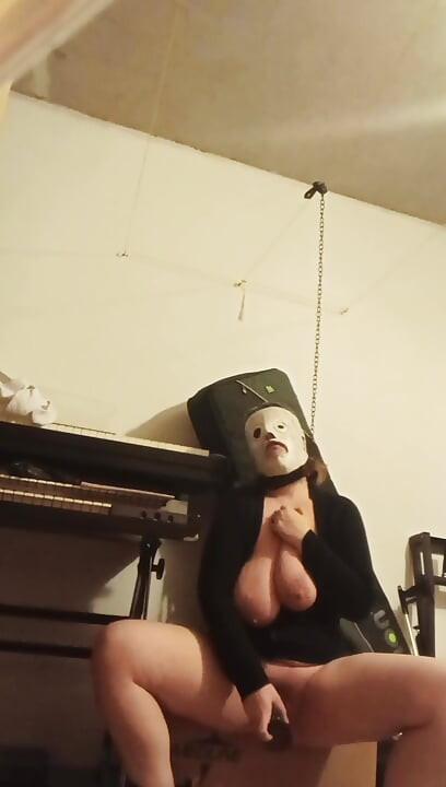 Seksowna metalowa dama Nymeria Malfoy orgazm i rozbiórki