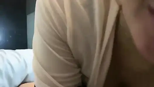 Gadis terangsang masturbasi di seks panggilan video