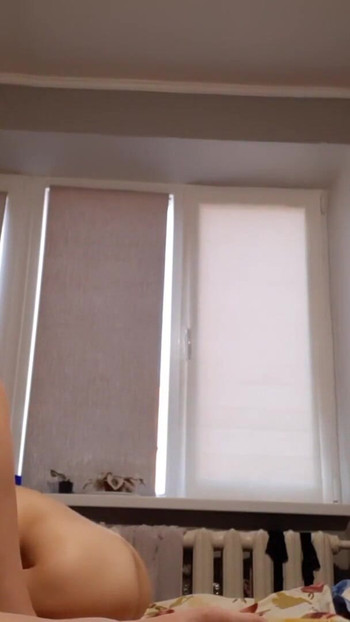 Nezaboravan trenutak iz filma "Naša strejt cura naizmjence kuša naše pičke po prvi put"