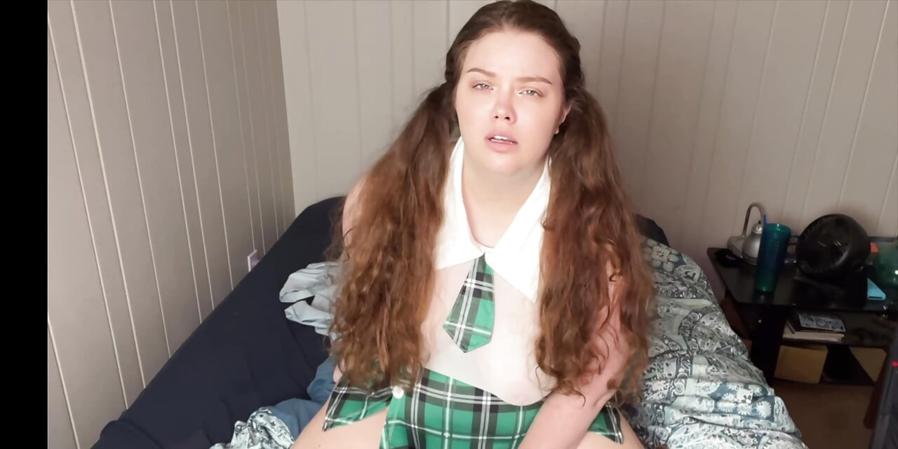 BBWの大学生が教授とセックスする