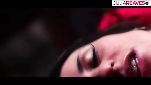 Shaved Lady Loves to Be Fucked From the Side