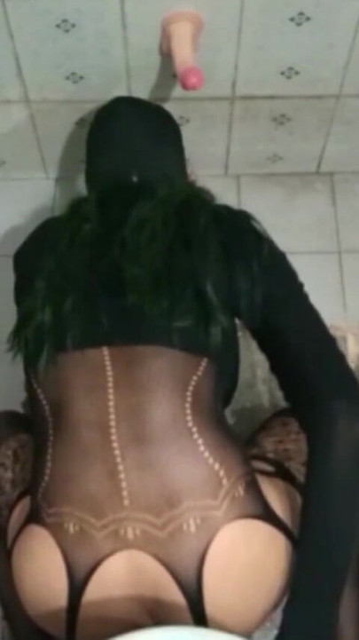 Detik ikonik dari "penembusan berganda dubur - dildo besar"