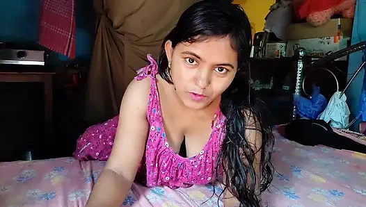 Loan emi ke Badle Bhabhi ji Ne Apne boobs pila diye or Lund ka pani bhi pinliya