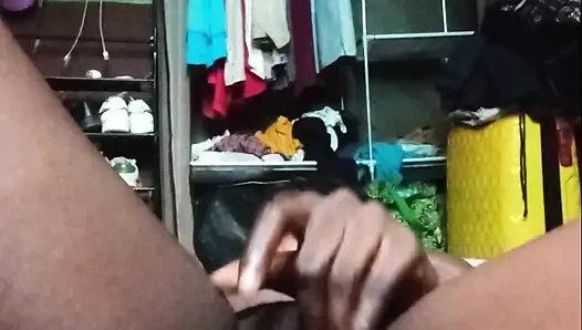 Черная мясистая киска Virginia, очень мокрая и водянистая