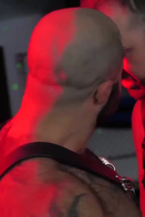 Breedmeraw - Atlas Grant Aiden Storm'a hizmet etmek zorunda