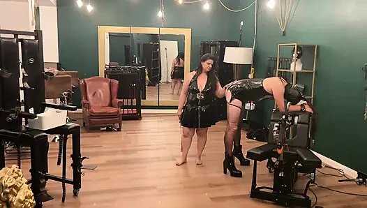Fetish-lofts hardcore-anal-session mit TV-sklaven teil 1-4