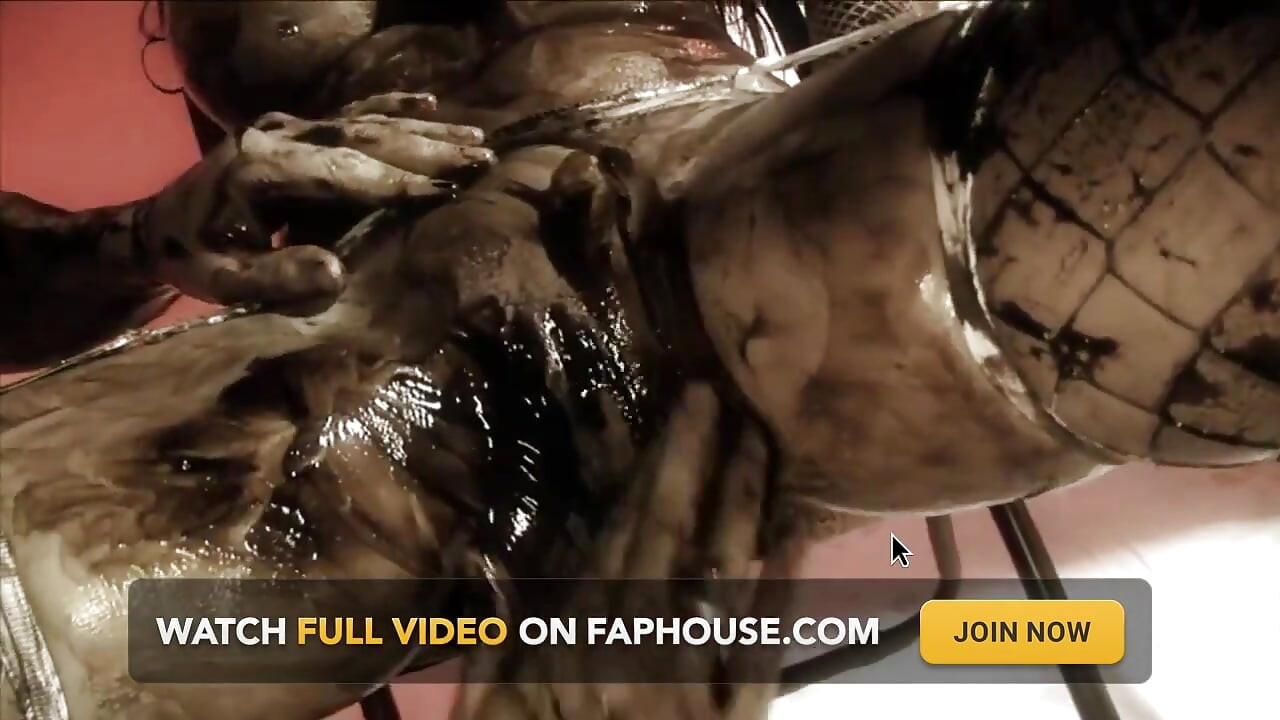 ควยใหญ่สุดฮอตสําหรับสาวสีผมบรูเน็ตนมใหญ่ในความร้อน