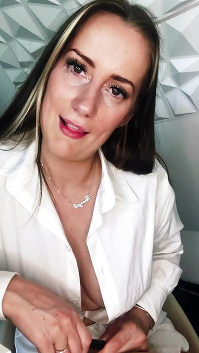 Πρόστυχη Βρετανίδα δασκάλα σε αποπλανεί ASMR JOI