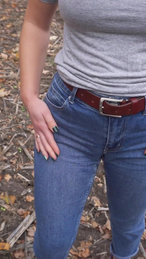 Milf Teasing Her Big Cameltoe In Blue Jeans Outdoors | Clip 1