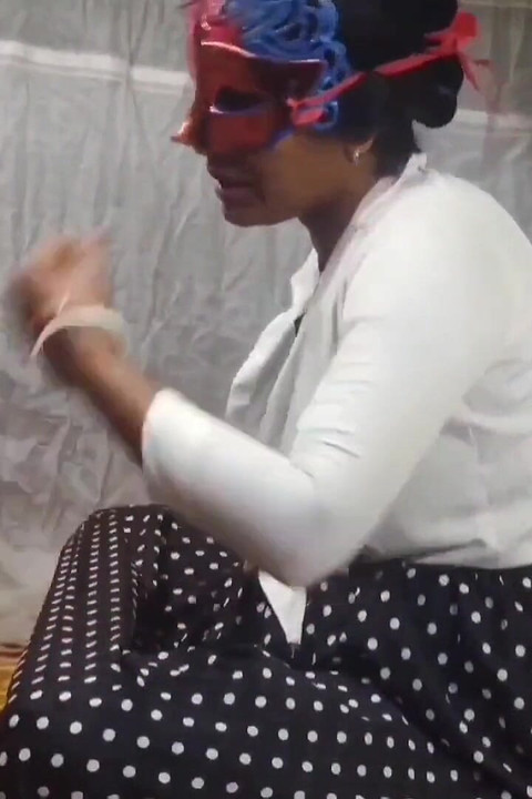 J’ai fait une soirée avec ma femme puis j’ai aimé la baiser. Ta Nomita Boudi