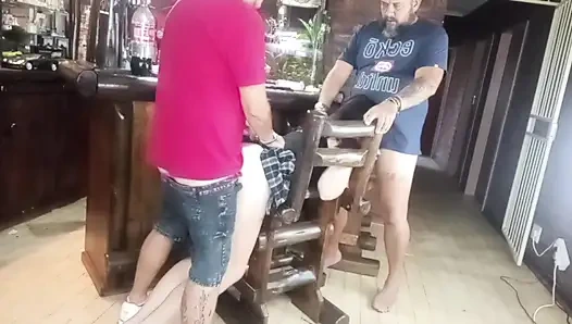 Onu sevdiği gibi yapıyor