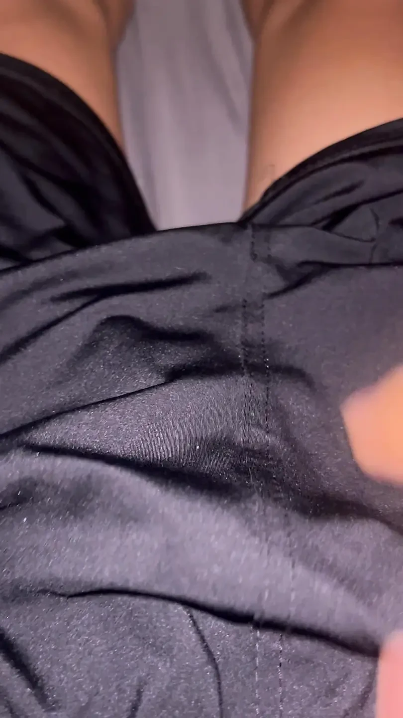 18-year-old guy wants sex when he is alone in the room