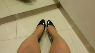 Zapatos de tacón de charol negro teaser 6