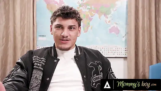 IN MOMMY's BOY fickt ein glücklicher hengst nach ihrem test mit ihrer heißen MILf-lehrerin adira allure