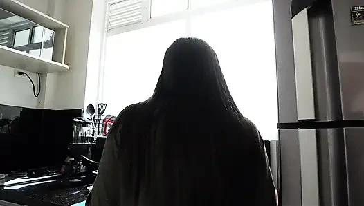 ! Aman tanrım! Tesisatçı yeni bir aletle boruyu açıyor