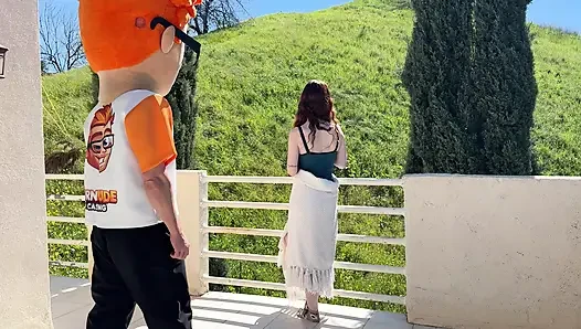 Büyük yarağım porndudecasting sırasında nala brooks'u balkonumuzda fışkırttı