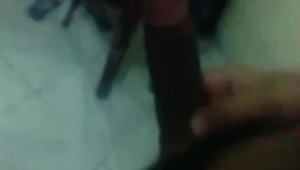 Evde kanepede cum.