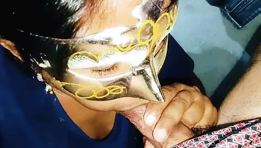 Hintli kadın ağzına boşalana kadar sakso çekiyor - azgın neha yenge sakso çekiyor ve net Hintçe sesli yüz sikişi videosu