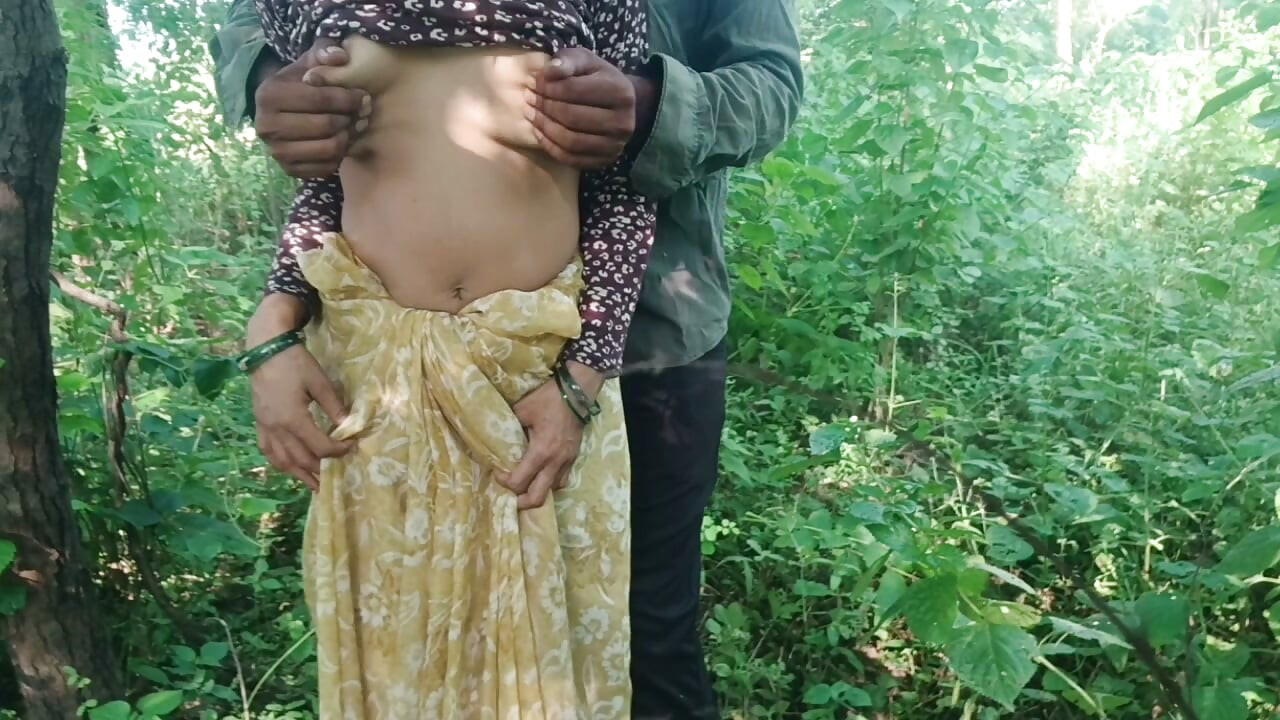 Oh sit Bhabhi ka boobs press