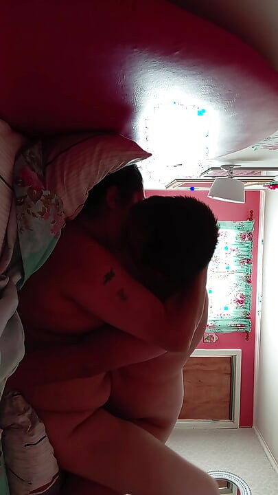 จูบอย่างหลงใหลในขณะที่เราร่วมรัก