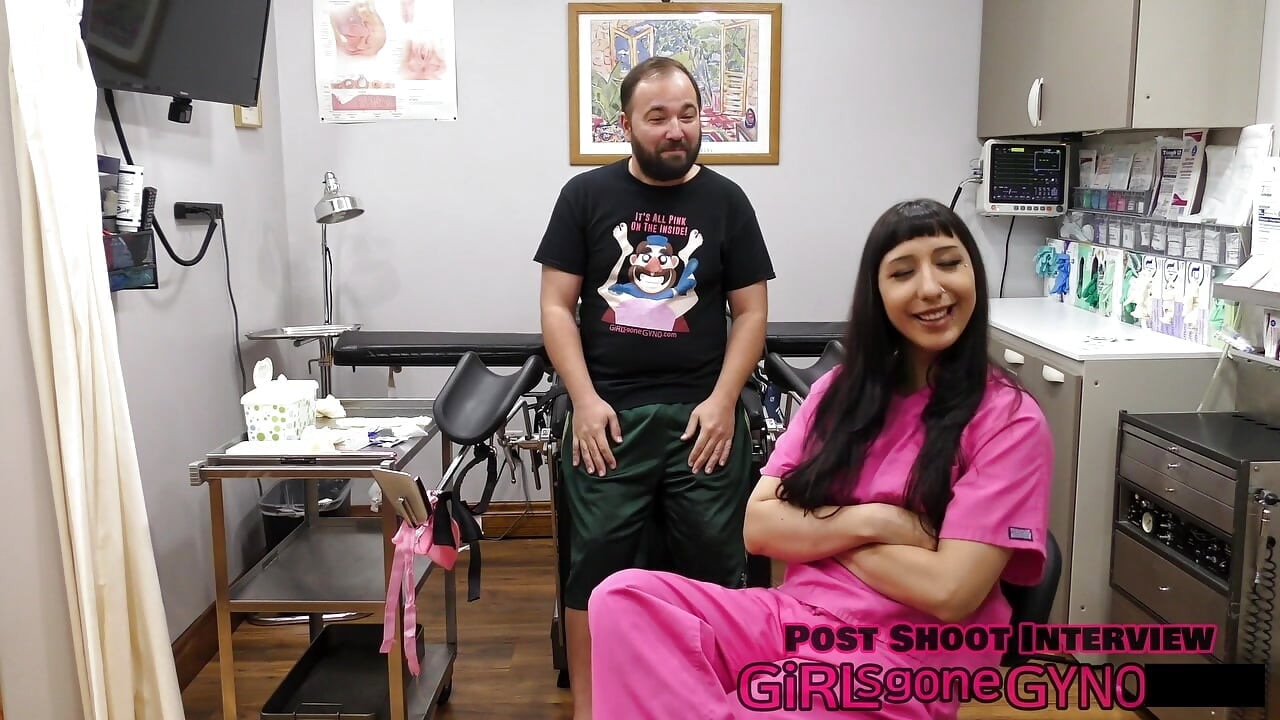 Playing Around With The Ultrasound - Selena Sativa