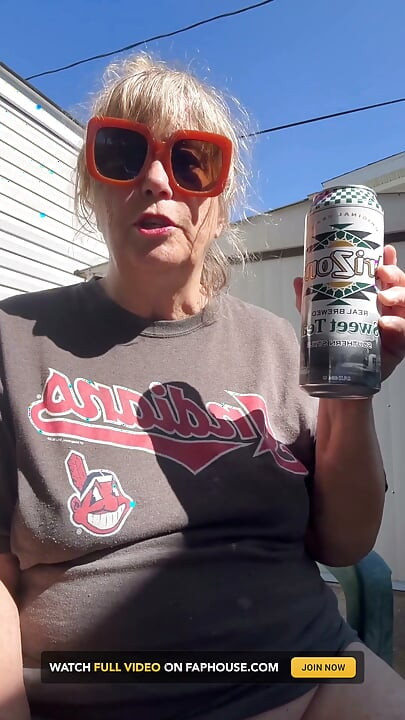 Outside Refreshment Time with Sweet Tea
