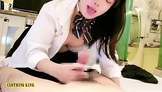 Застенчивость первого опыта проявляется наружу, и красавица E-образной чашки растворяется в сладком и интенсивном восторге