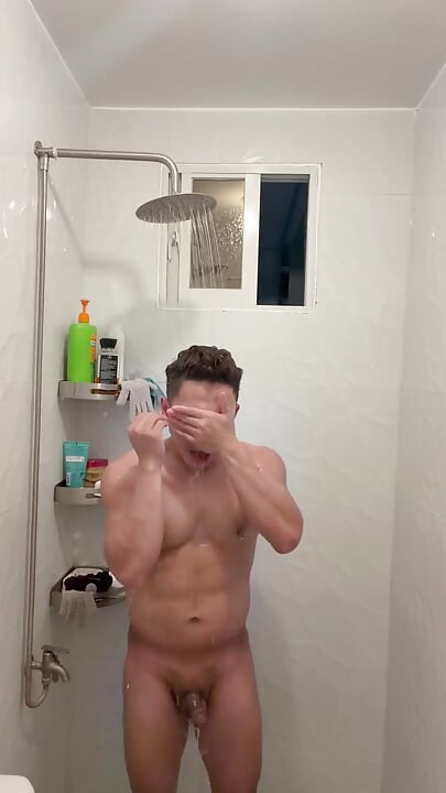 Hot Filipino Twink Jerks off in Steamy Shower
