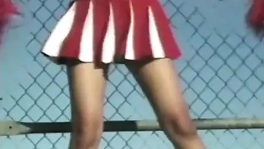 Honey skin cheerleader gets her cunt licked before sucking guy's dong