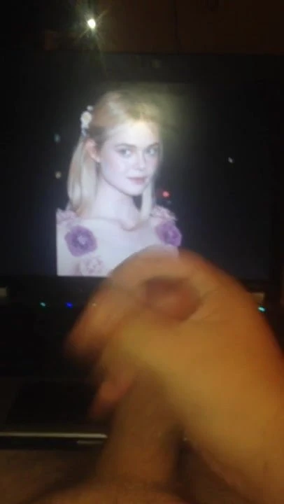 Кончаю для Elle Fanning