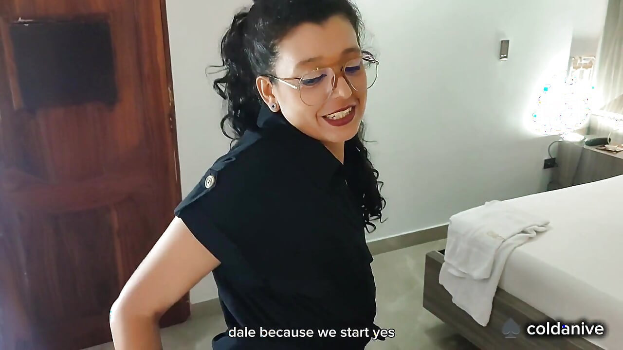 Mujer chupando culo de la mujer le encanta comer culo del marido follando # 21