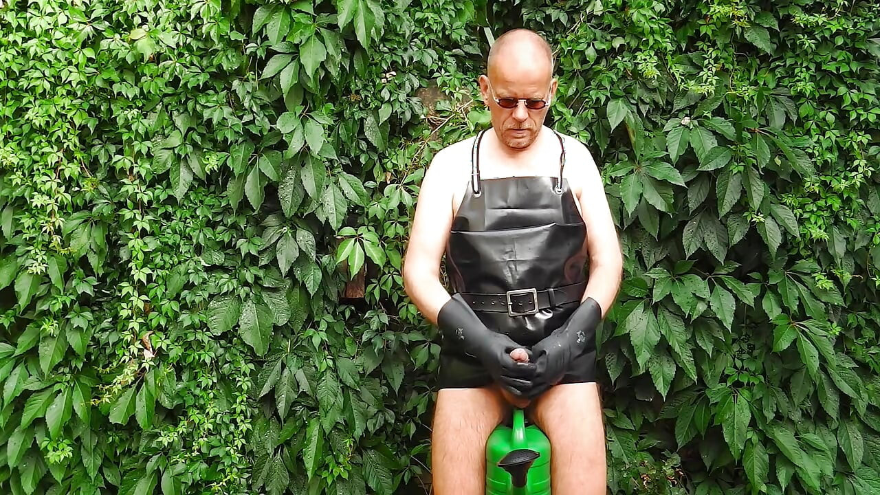 Horny Rubber Gardener 27 (Wet Play & Piss)