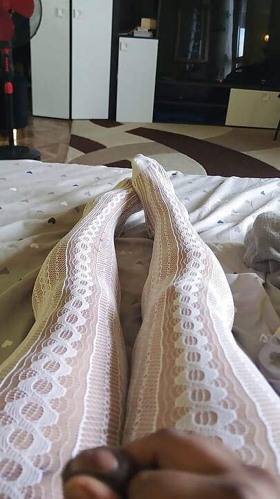Ngentot kaki berpantyhose ini