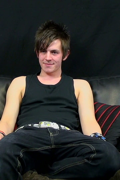 Zackarry delivers the juice in his debut wank