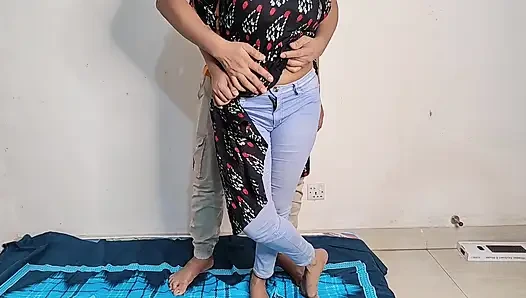 Aku lagi asik akrab sama pacarku!