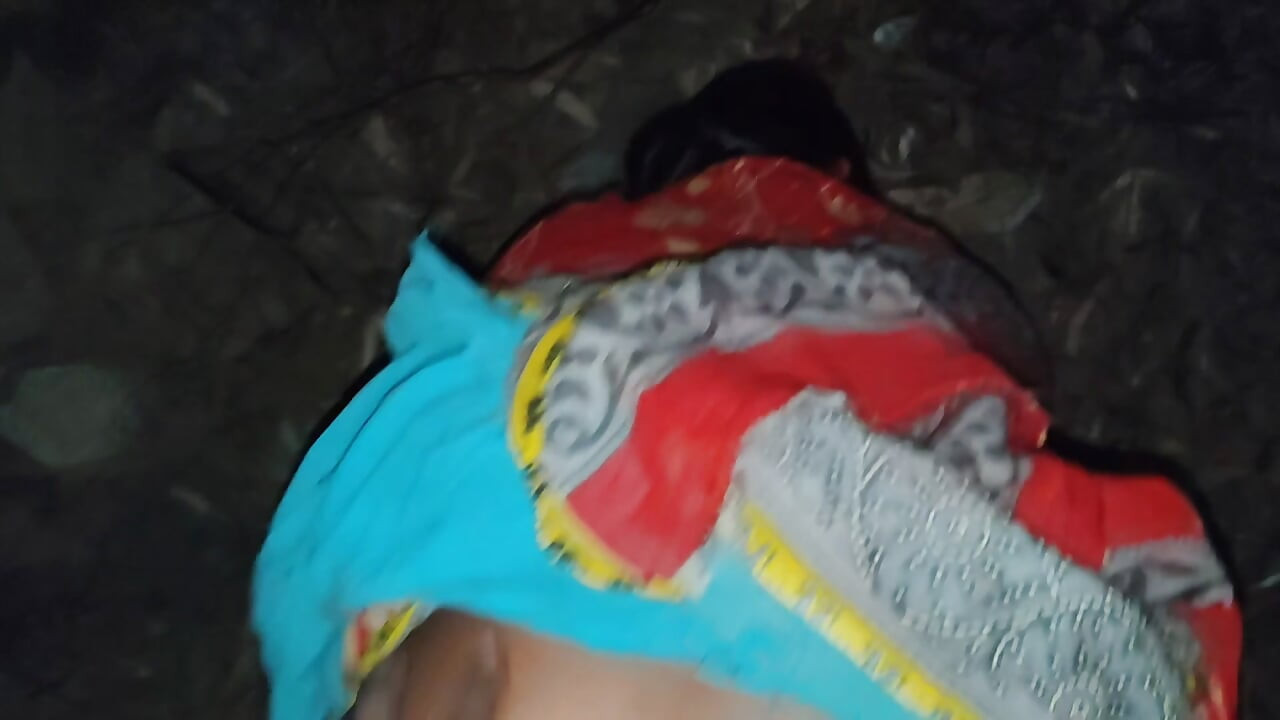 Desi wife Ne night mein utha Kar chudai ki