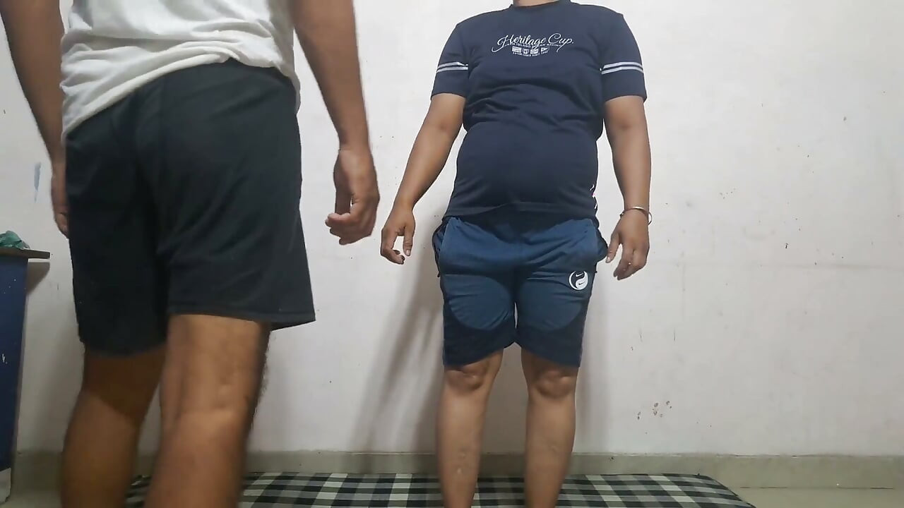 격렬한 열정으로 변하는 인도 레슬링 레슨
